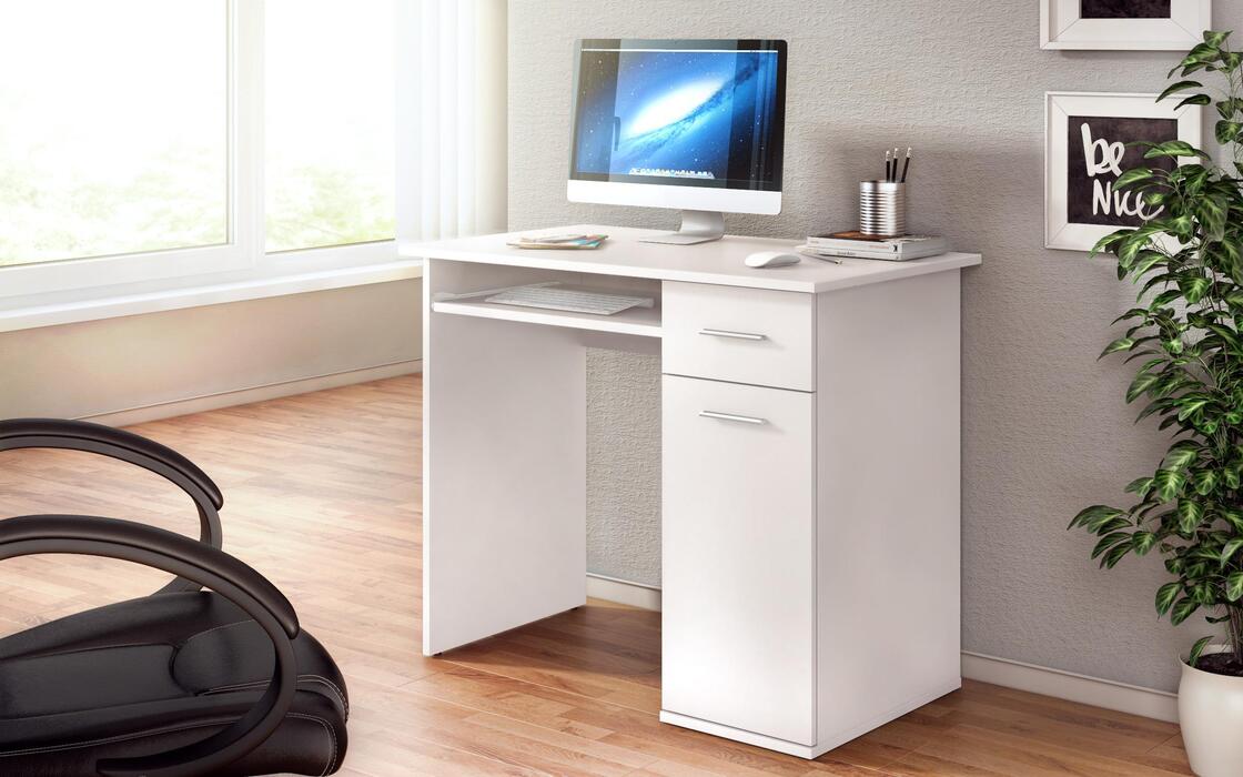saketi italy - office and keyboard surface major