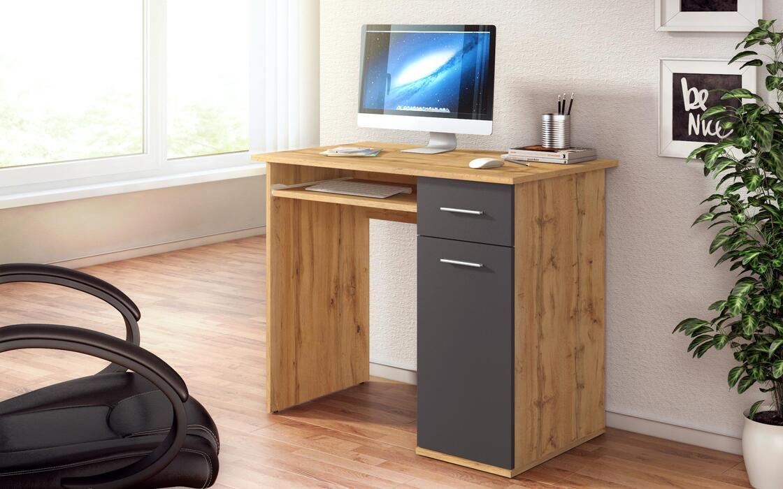 saketi italy - office and keyboard surface major